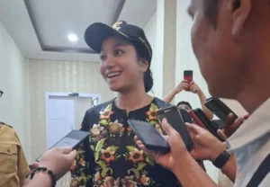 foto-berita-bupati-dharmasraya-serahkan-dugaan-korupsi-di-bkd-ke-aparat-hukum--120825091309